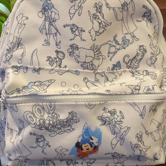 NWT Disney Ink & Paint Mini Backpack w/ fabric markers - Picture 3 of 6